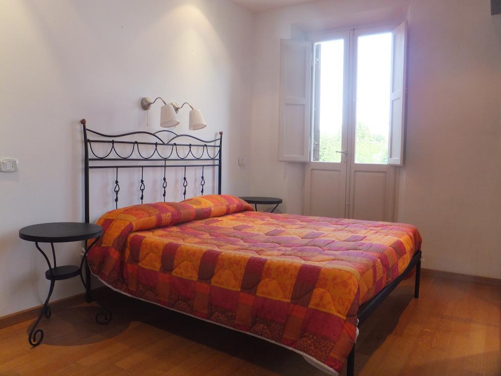 B&B La Luna dal Borgo Iesi Habitación foto